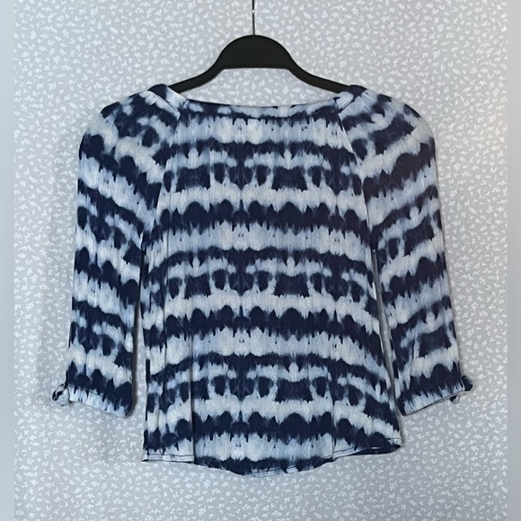 Self Esteem blouse, Navy Blue & White Tie dye cropped 3/4 sleeve with bows. - Picture 2 of 4
